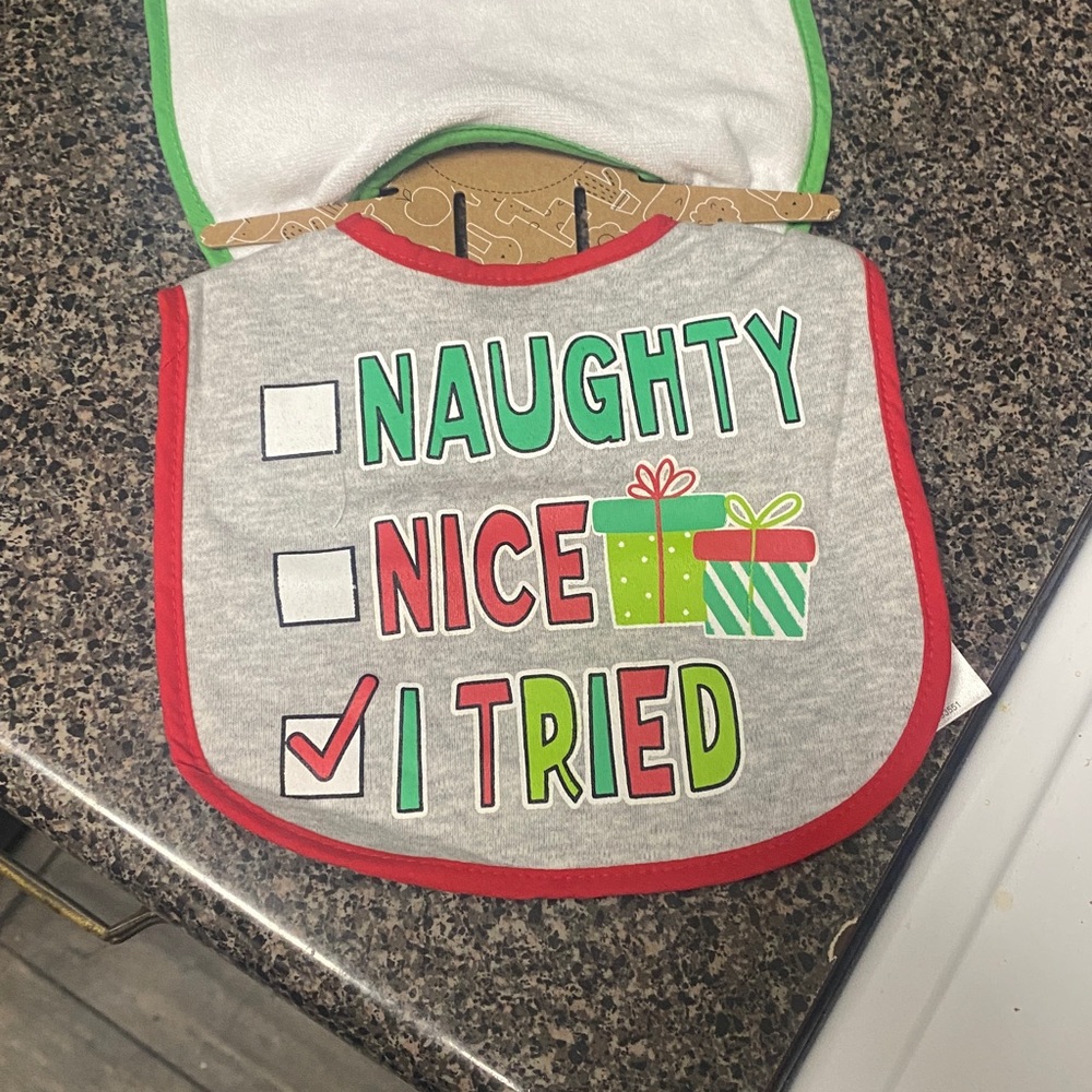 NWOT Baby Essentials Santa Bib Set - Picture 2 of 2